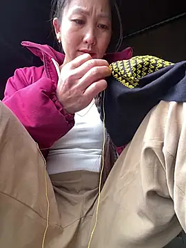 Huong-Ly online show from February 4, 2026, 2:28 am