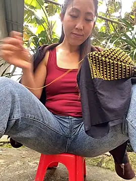 Snapshot of Huong-Ly chatting on October 19, 2025, 1:41 am Huong-Ly online show from October 19, 2025, 1:41 am