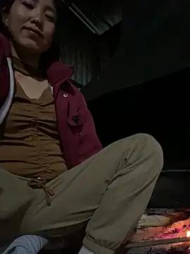 Huong-Ly online show from March 15, 2026, 8:43 am