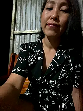 Snapshot of Huong-Ly chatting on October 19, 2025, 1:47 pm Huong-Ly online show from October 19, 2025, 1:47 pm