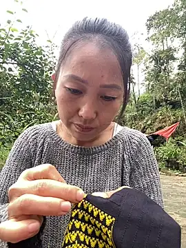 Snapshot of Huong-Ly chatting on October 9, 2025, 1:06 am Huong-Ly online show from October 9, 2025, 1:06 am