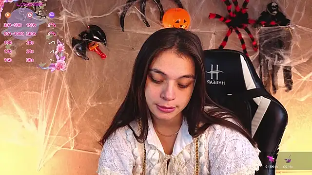 Leila Hefner online show from October 30, 2025, 2:43 am