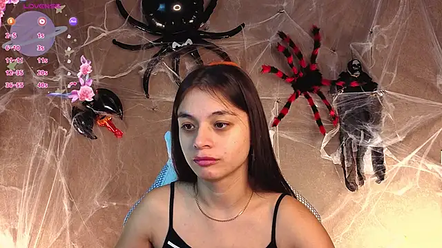 Leila Hefner online show from October 15, 2025, 2:43 am