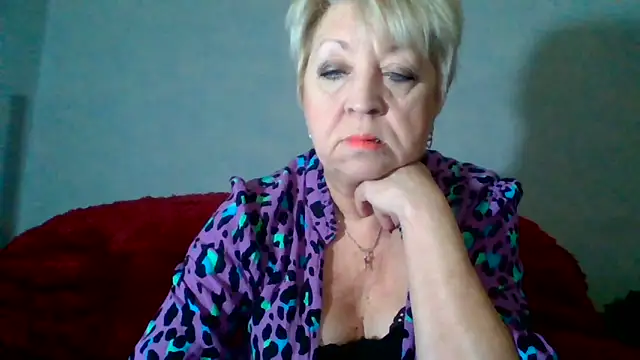 DianaQDream online show from May 14, 2026, 7:05 am