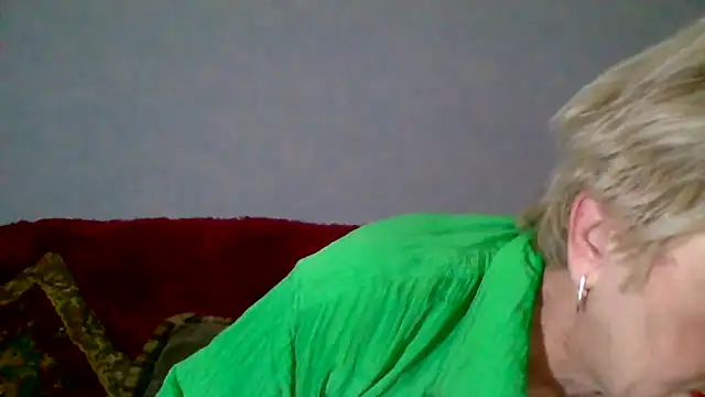 DianaQDream online show from May 18, 2026, 12:54 pm