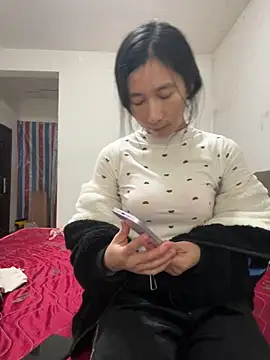 crhong666 online show from November 26, 2025, 12:10 am