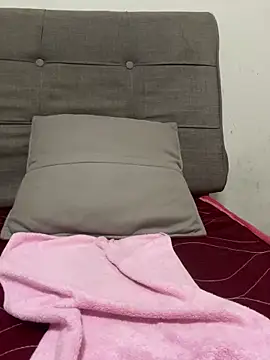 crhong666 online show from February 3, 2026, 12:43 am