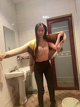 crhong666 online show from January 12, 2026, 12:39 am