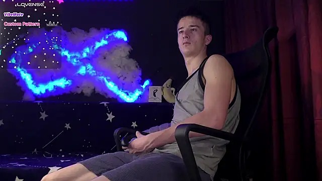 Snapshot of SirReed chatting on November 25, 2025, 4:35 am SirReed online show from November 25, 2025, 4:35 am