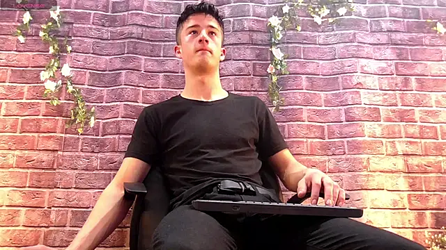 Snapshot of SirReed chatting on November 22, 2025, 4:00 am SirReed online show from November 22, 2025, 4:00 am