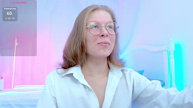 Lilly Belly online show from September 20, 2025, 1:27 pm