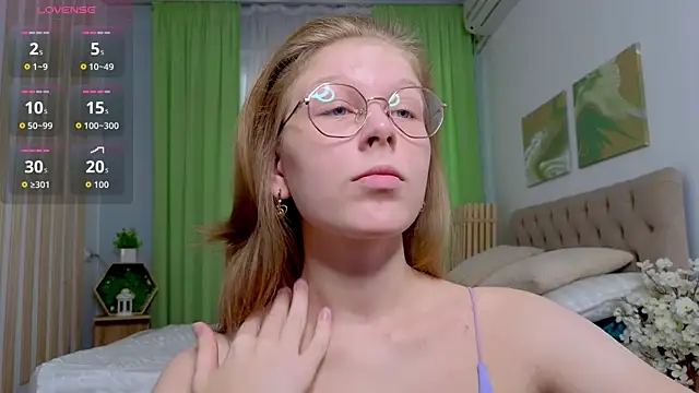 Lilly Belly online show from October 5, 2025, 1:02 pm