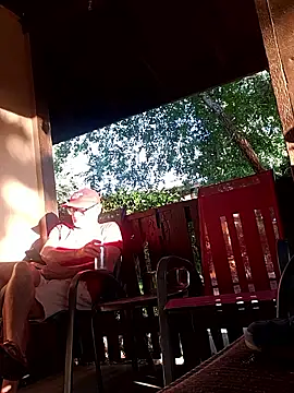 pareja-40-20 online show from May 31, 2026, 1:44 am