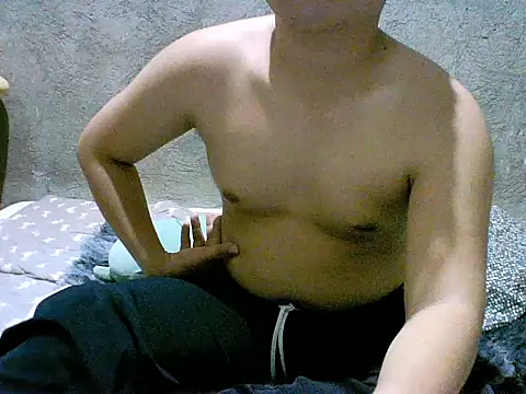 Snapshot of alhex_gay26 chatting on February 26, 2026, 1:33 pm alhex gay26 online show from February 26, 2026, 1:33 pm