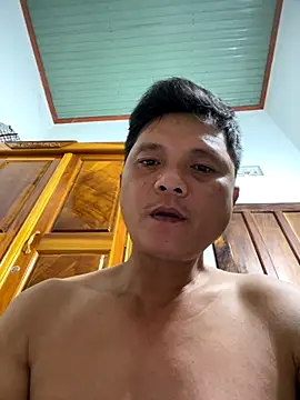 Snapshot of hotboy2x chatting on October 10, 2025, 5:47 pm hotboy2x online show from October 10, 2025, 5:47 pm