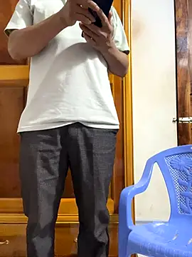 Snapshot of hotboy2x chatting on October 29, 2025, 1:04 am hotboy2x online show from October 29, 2025, 1:04 am