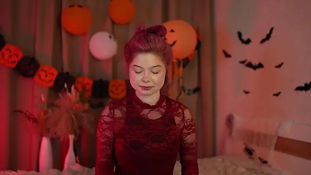 Snapshot of Stella_Vanila chatting on October 28, 2025, 11:36 pm Stella Vanila online show from October 28, 2025, 11:36 pm