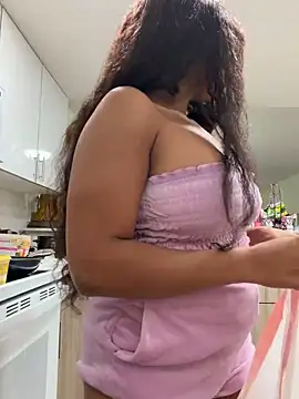 LuckyKhloe online show from October 6, 2025, 1:56 pm