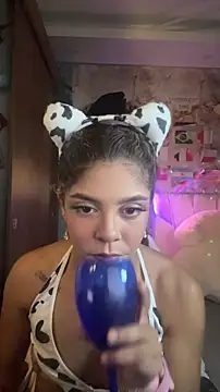 hannachris- online show from June 25, 2026, 9:42 pm