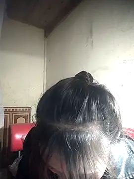 Snapshot of Dung-Thao19 chatting on November 4, 2025, 1:15 pm Dung-Thao19 online show from November 4, 2025, 1:15 pm