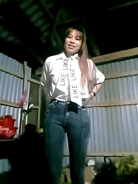 Snapshot of Dung-Thao19 chatting on November 12, 2025, 10:35 pm Dung-Thao19 online show from November 12, 2025, 10:35 pm