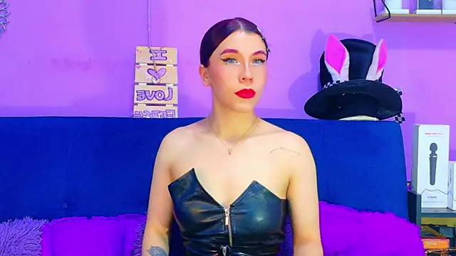 CristalRose online show from April 21, 2026, 5:08 pm