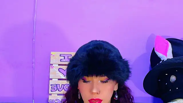 CristalRose online show from April 30, 2026, 8:57 pm