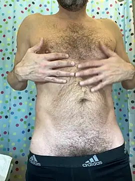 Hotdaddy4u136 online show from November 9, 2025, 7:01 am