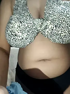 Snapshot of Hott_Muskan chatting on December 15, 2025, 6:36 pm Hott Muskan online show from December 15, 2025, 6:36 pm