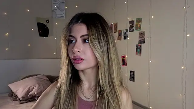 GeorginaHarn online show from October 22, 2025, 8:14 am