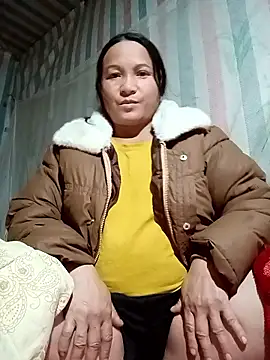 Love-Mama33 online show from January 7, 2026, 1:05 pm