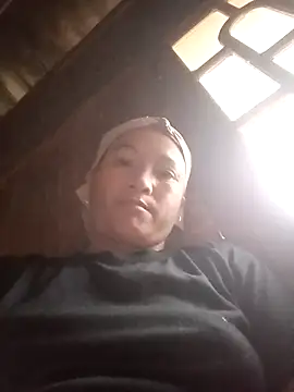 Love-Mama33 online show from October 8, 2025, 12:01 am