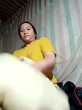 Love-Mama33 online show from February 5, 2026, 10:05 pm