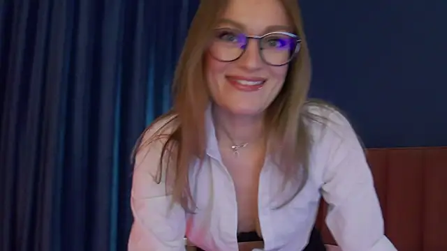 Snapshot of EvelynPoole chatting on February 24, 2026, 1:50 am EvelynPoole online show from February 24, 2026, 1:50 am