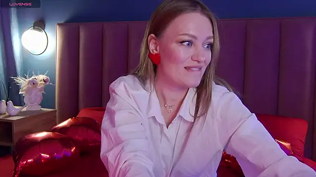 Snapshot of EvelynPoole chatting on February 13, 2026, 1:38 am EvelynPoole online show from February 13, 2026, 1:38 am