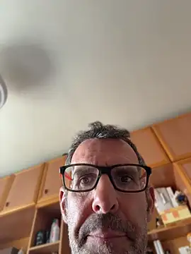 gigolobcn online show from May 1, 2026, 3:06 pm