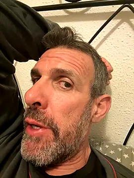 Snapshot of gigolobcn chatting on December 4, 2025, 5:34 pm gigolobcn online show from December 4, 2025, 5:34 pm