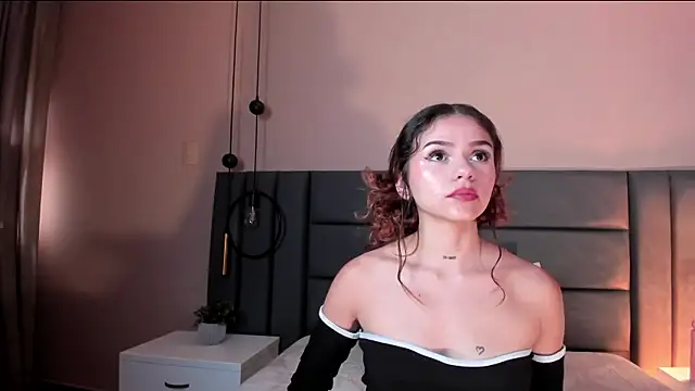 AelinDuvalier online show from January 13, 2026, 6:34 pm