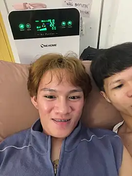 Snapshot of urasiantwinkbigcock chatting on November 13, 2025, 6:12 pm urasiantwinkbigcock online show from November 13, 2025, 6:12 pm