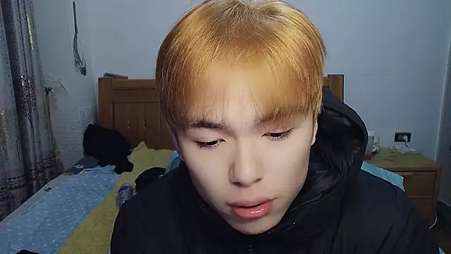 Snapshot of w5206t chatting on December 5, 2025, 5:44 pm w5206t online show from December 5, 2025, 5:44 pm