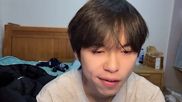 Snapshot of w5206t chatting on November 12, 2025, 12:31 pm w5206t online show from November 12, 2025, 12:31 pm