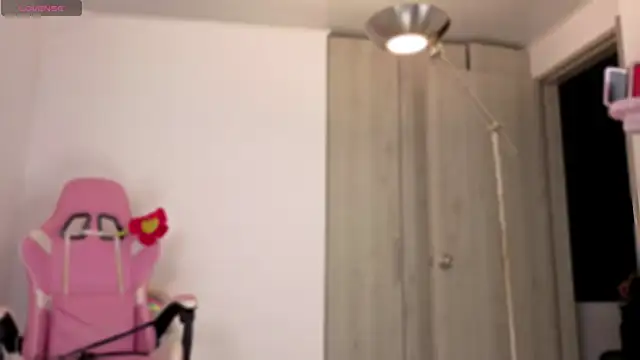 Snapshot of colette_e chatting on October 8, 2025, 1:18 am colette e online show from October 8, 2025, 1:18 am