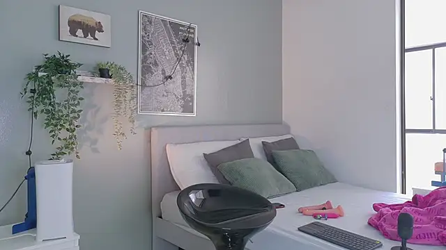 Nickifox   online show from November 14, 2025, 7:39 pm