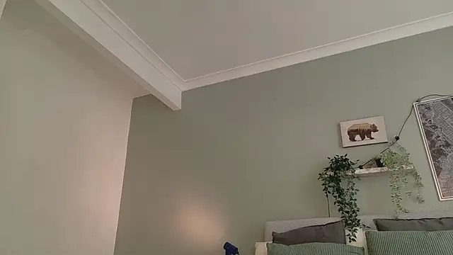 Nickifox   online show from October 13, 2025, 7:48 pm