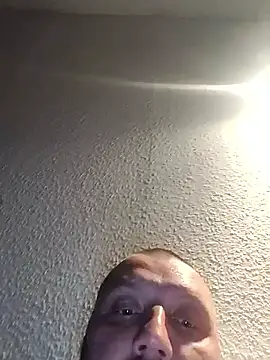 Snapshot of Brutalle88 chatting on November 11, 2025, 7:52 pm Brutalle88 online show from November 11, 2025, 7:52 pm