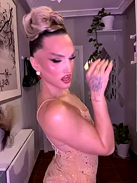 Snapshot of lacattiva chatting on November 20, 2025, 5:13 pm lacattiva online show from November 20, 2025, 5:13 pm