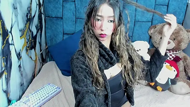 ValentinaKlean online show from May 11, 2026, 12:56 am