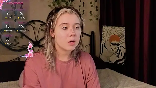 Snapshot of IrisSoCute chatting on November 11, 2025, 7:25 am IrisSoCute online show from November 11, 2025, 7:25 am