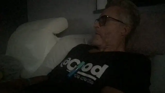 Snapshot of Axl_hot chatting on July 22, 2026, 7:05 pm Axl hot online show from July 22, 2026, 7:05 pm