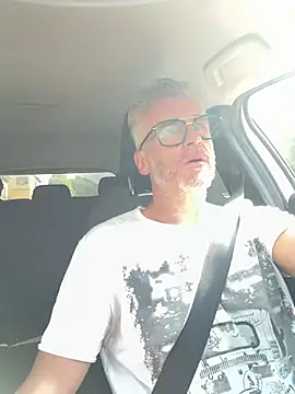 Axl hot online show from June 20, 2026, 7:46 am